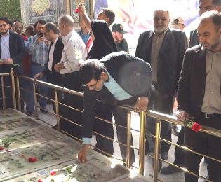 مراسم غبارروبی از گلزار شهدای عملیات آزادسازی خرمشهر برگزار شد
