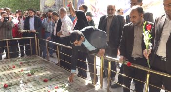 مراسم غبارروبی از گلزار شهدای عملیات آزادسازی خرمشهر برگزار شد