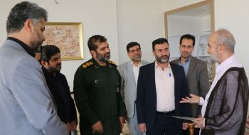 حضور مدیران شرکت گاز استان قم در منزل ۳۷ جانباز، آزاده و خانواده شهید دفاع مقدس