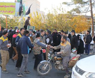 ایستگاه صلواتی سیار شرکت گاز استان قم برپا شد