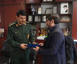 حکم فرمانده پایگاه بسیج شهید چمران اعطا شد