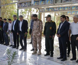 سرپرست شرکت گاز استان قم در نخستین روز کاری خود با آرمان‌های شهدا تجدید پیمان کرد
