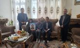 دیدار رییس ایثارگران شرکت گاز استان با تعدادی از خانواده‌های شهداء